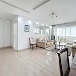 90M2 Terrasse, Piscine, Garage